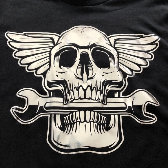 SKULL T shirt, Skull with Wrench Design, Graphic T, Size Large, New Without Tags - Picture 4 of 6